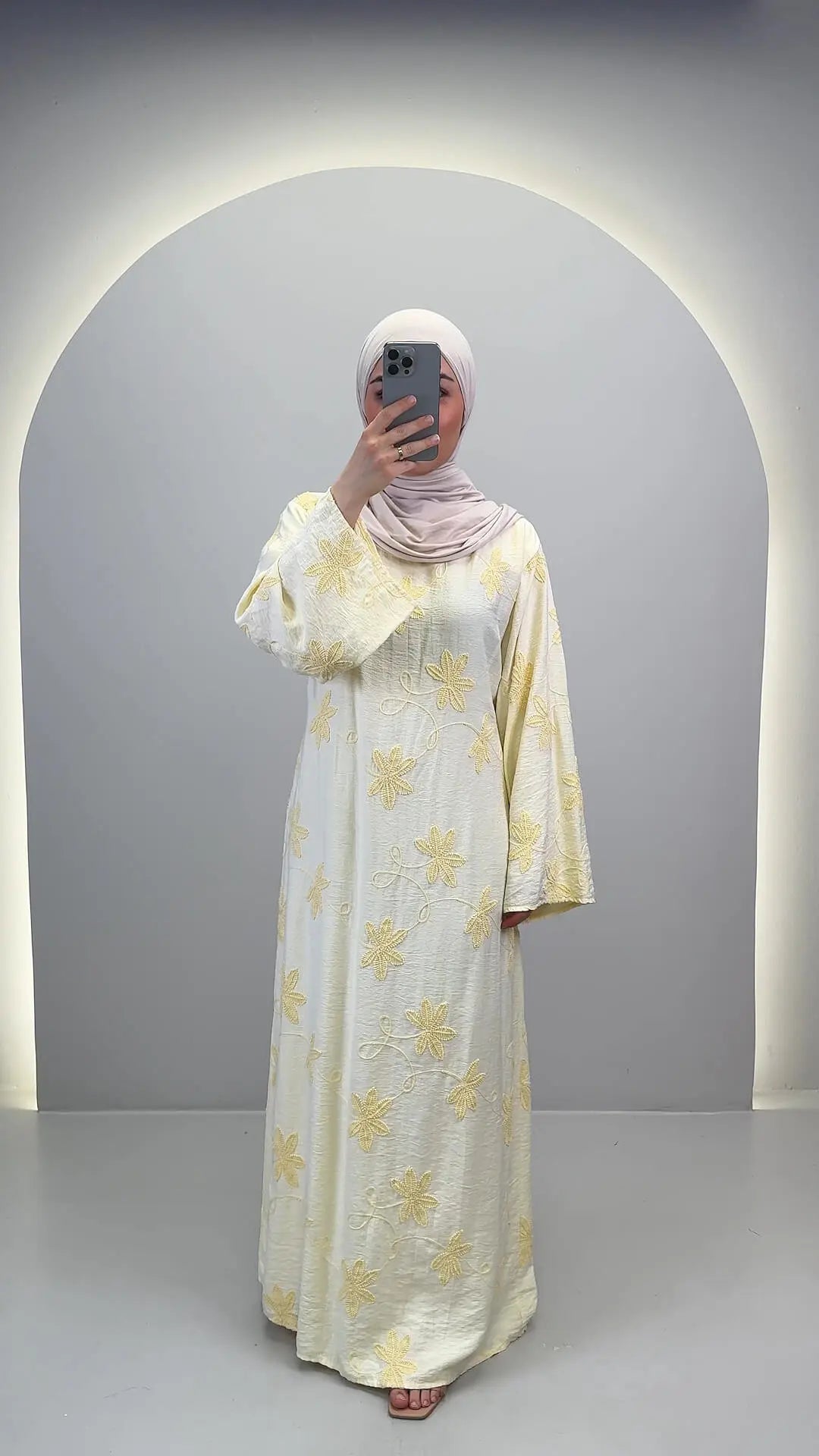 Robe Inaya