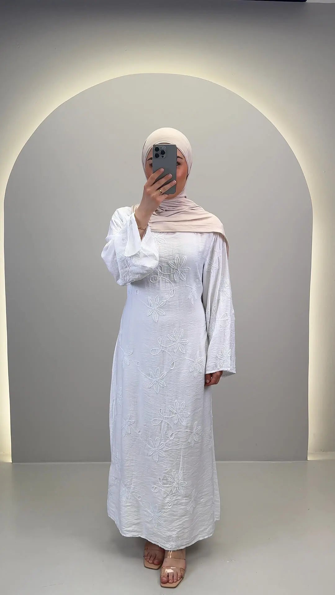 Robe Inaya